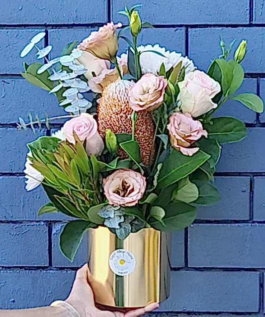 PASTEL PIA ARRANGEMENT