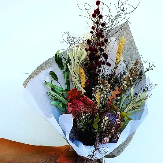 DRIED DAISY BOUQUET