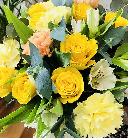 LOVELY LOLA Yellow Arrangement